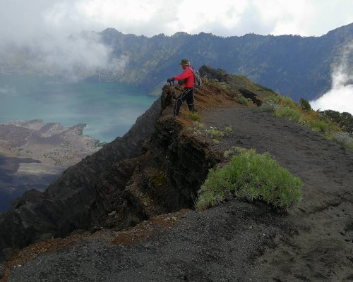 Hiking Gunung Rinjani